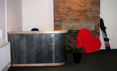 desk-L154.jpg